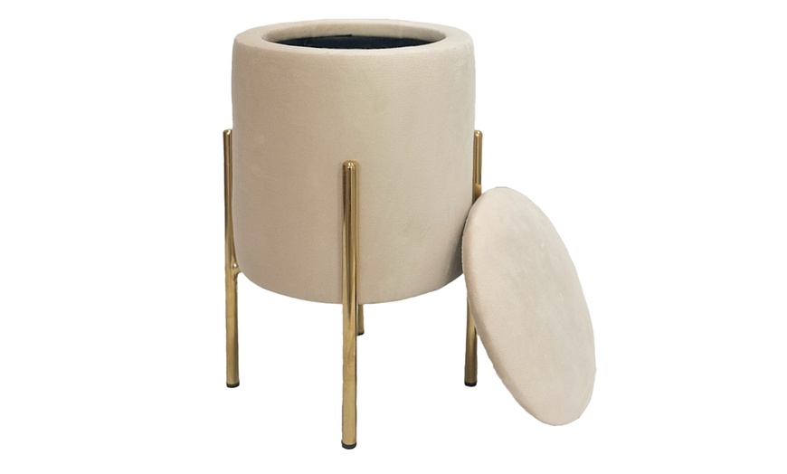 Image 9: Puf de terciopelo con espacio de almacenamiento 