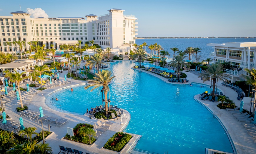 Image 9: Seaside Facial and Tropical Sugar Scrub with Pool, Gym, Lounge & Valet