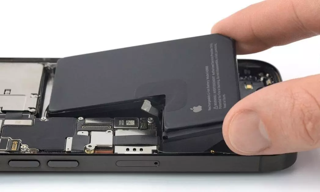 iPhone, iPad & PS Repairs + Accessory Combos