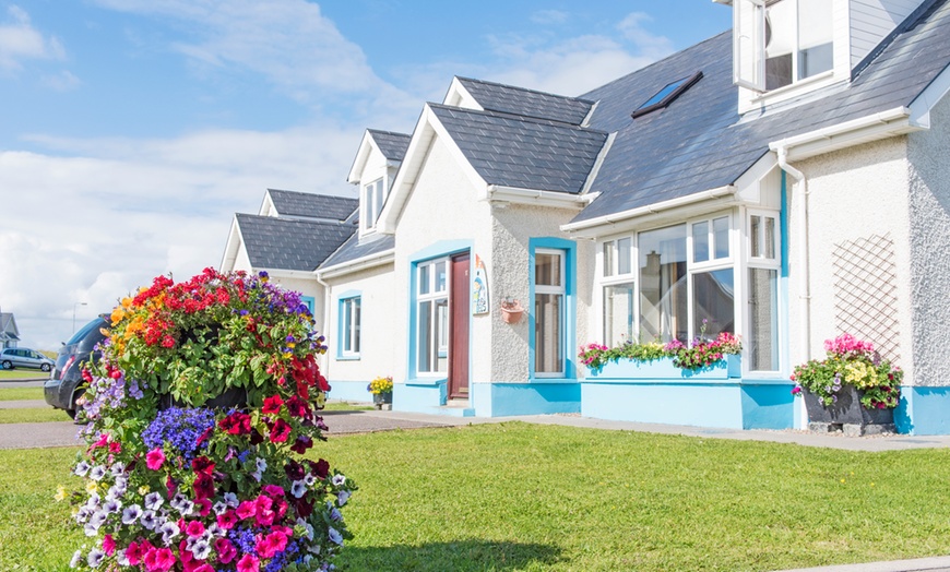 Image 4: 2-Night Holiday House Break in Bundoran 