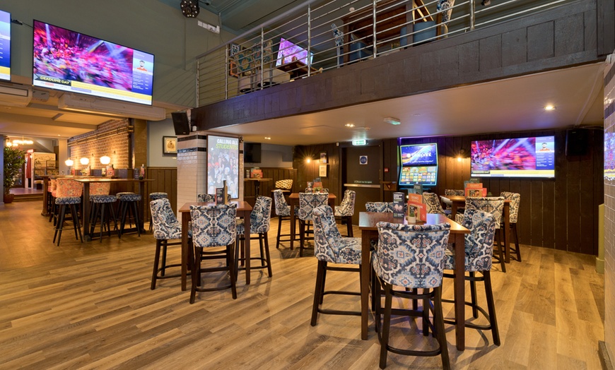 Image 2: Burgers, Pizzas, Wings, Mains and Sharers at Social Pub & Kitchen