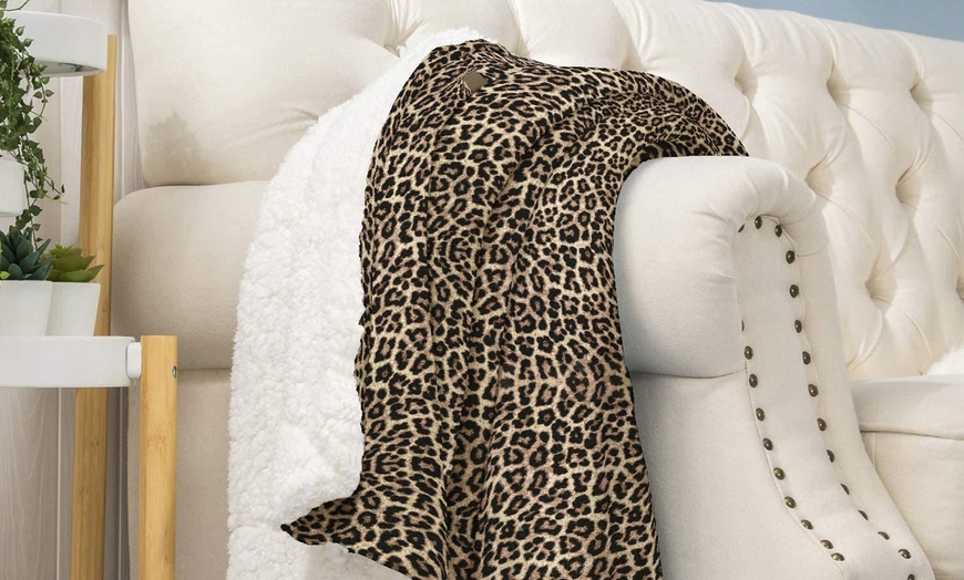 Image 6: Sherpa-Kuscheldecke