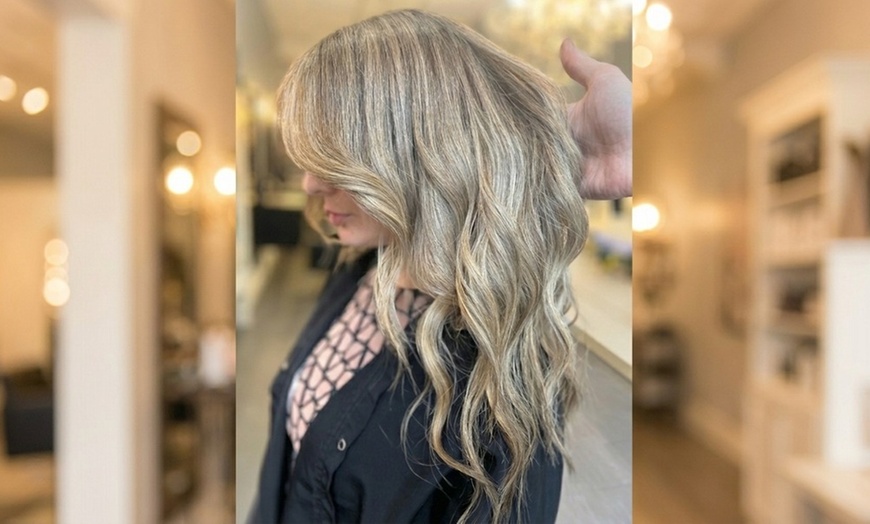 Image 5: Deep Conditioning & Blowdry with Single Session Highlights or Touch Up