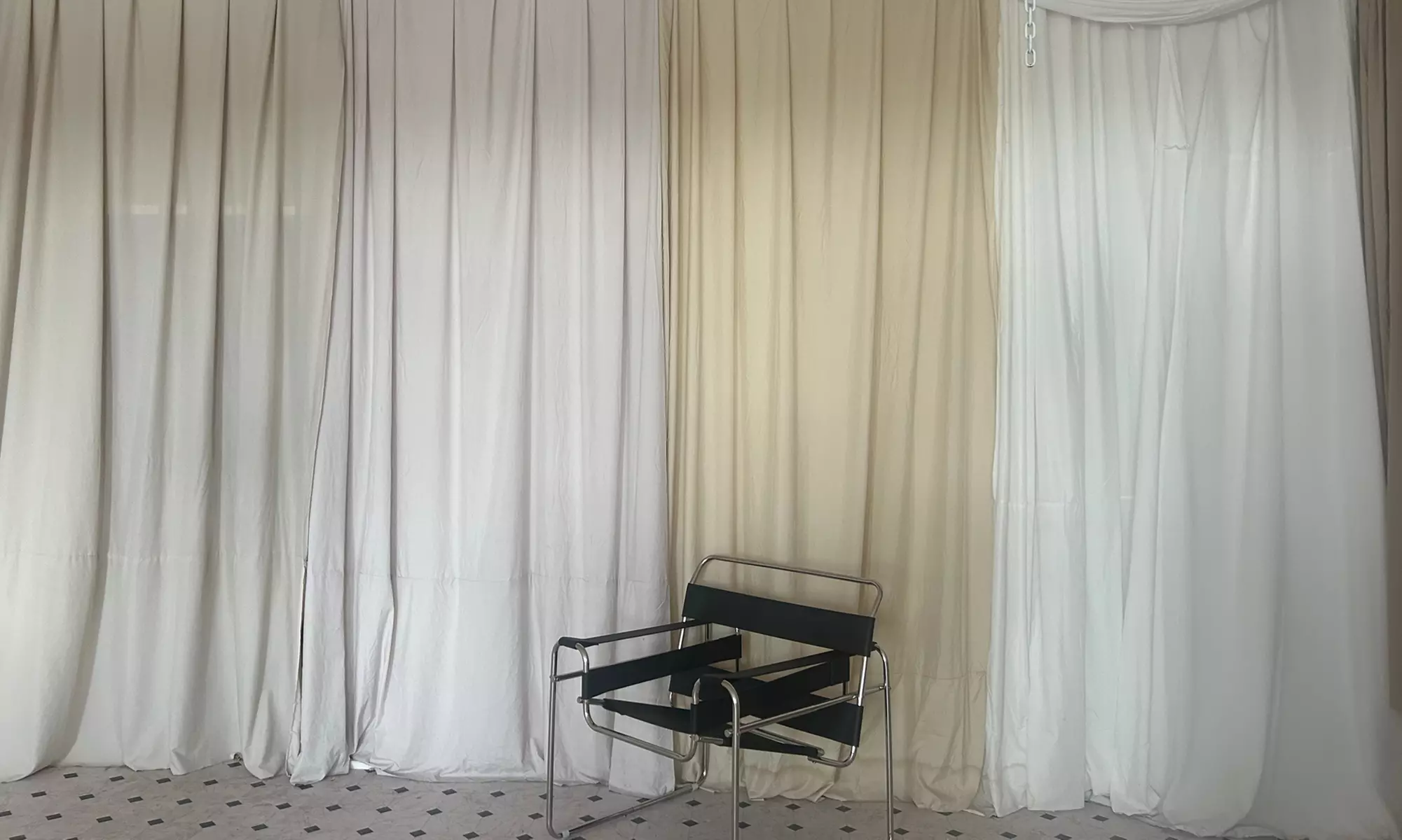 Creative Studio Rental with Endless Props – 2 or 5 Hours