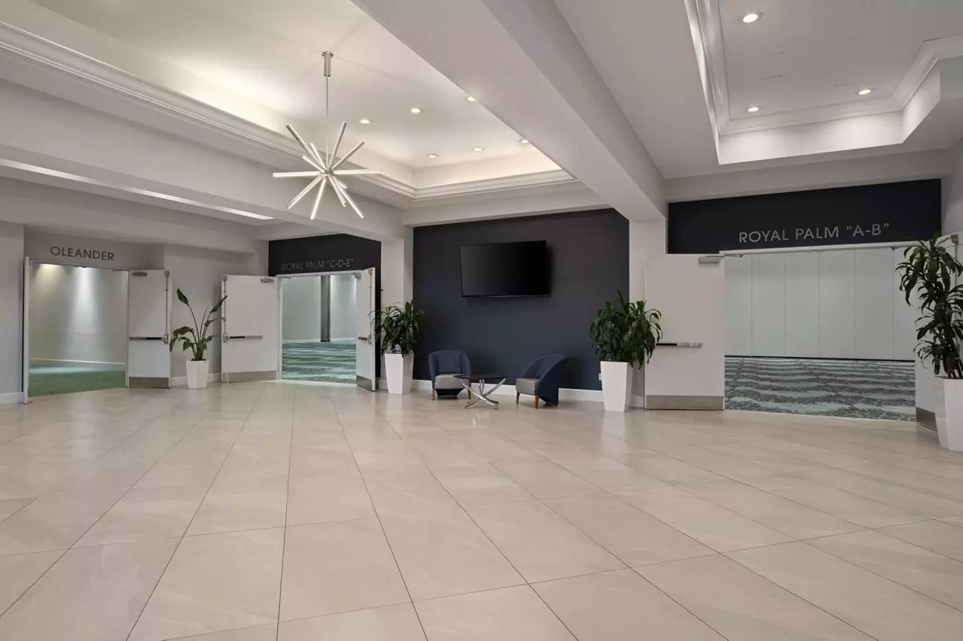 Comfortable Family Hotel in Kissimmee with Heated Pool