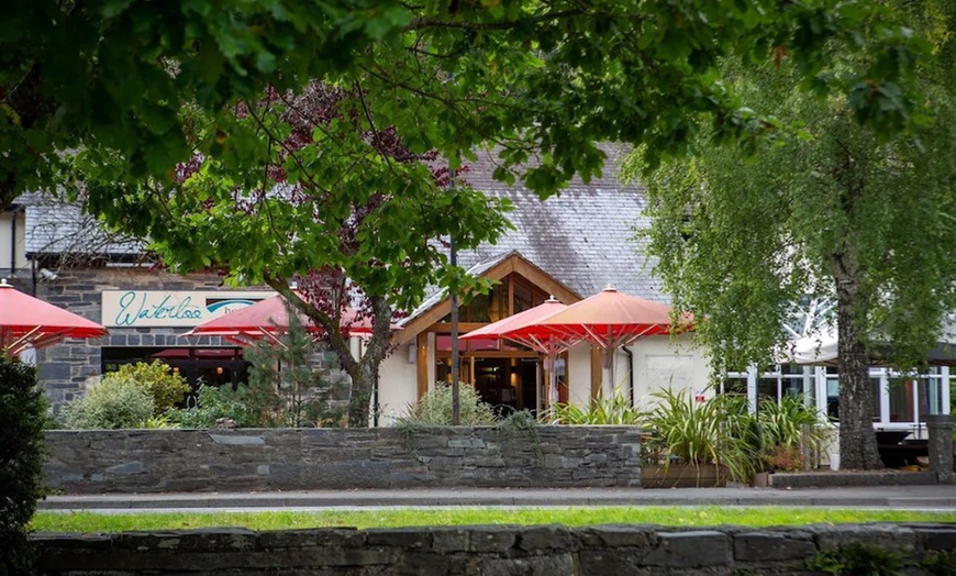 Image 2: Snowdonia: Superior Lodge Stay for Couples & Families