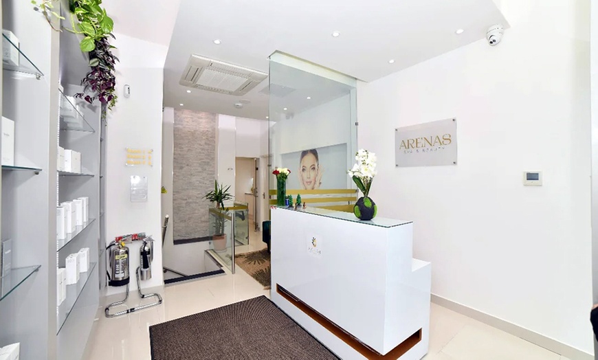 Image 5: 60-Min Pamper Package: Back, Neck, Shoulder & Head Massage and More