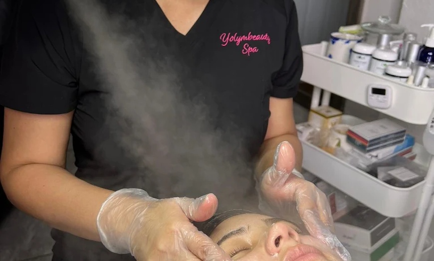 Image 5: Hydrafacial w/ Hydro Nutrition Mask Or Extraction, LED Therapy & More

