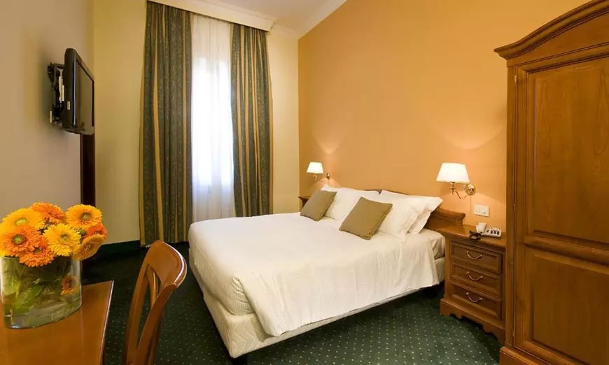 Image 6: Rome: Superior Double Room with Breakfast and Aperitif