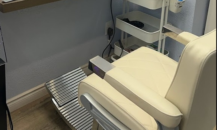Image 6: 90 Min Pampering/ Couples Package +Refreshing/Oxygen Facial +Scalp Spa