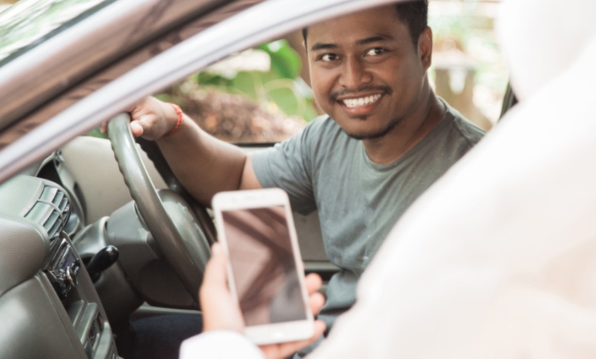 Image 2: Uber Rider: Snap Up £5 Off Your First Ride 