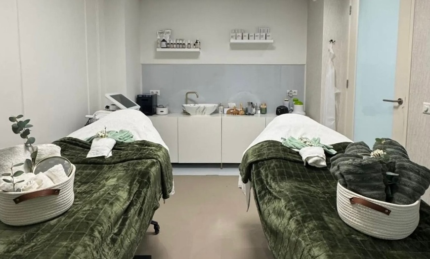 Image 9: Hybrid Brows, Wimperlifting & Wenkbrauwen Epileren bij Bellah Soest