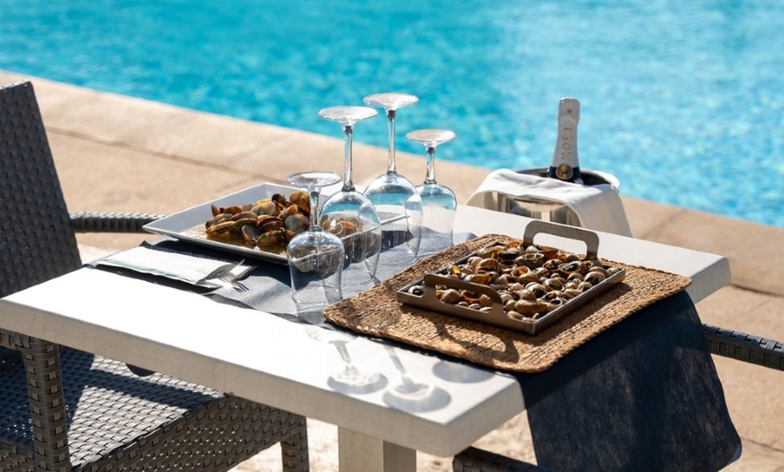 Image 14: Menú mediterráneo para 2 o 4 con entrante, principal, postre y bebida