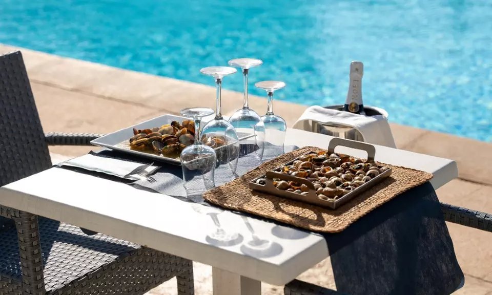 Menú mediterráneo para 2 o 4 con entrante, principal, postre y bebida