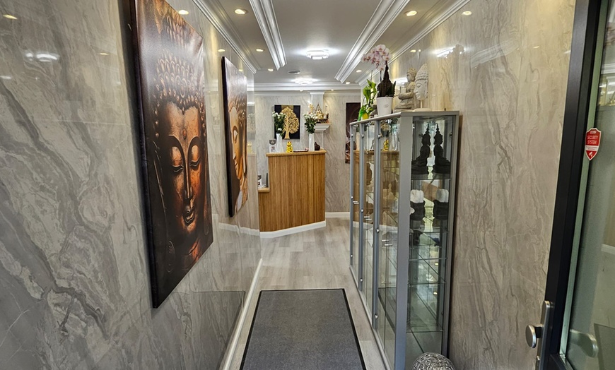 Image 11: 60 Min. oder 90 Min. Thai-Massage für 1 Person