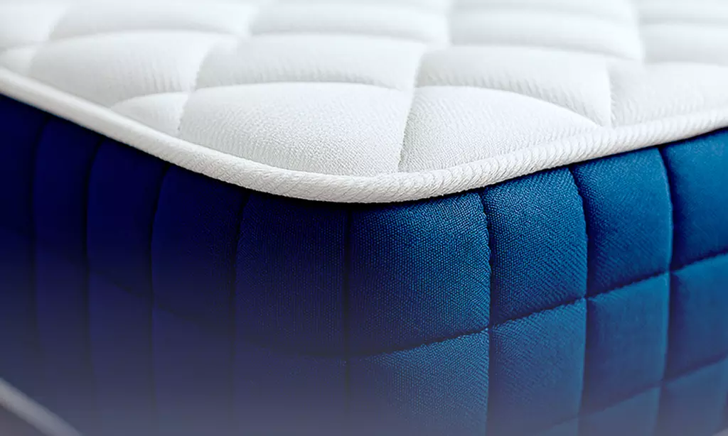 Materasso a molle insacchettate e memory foam