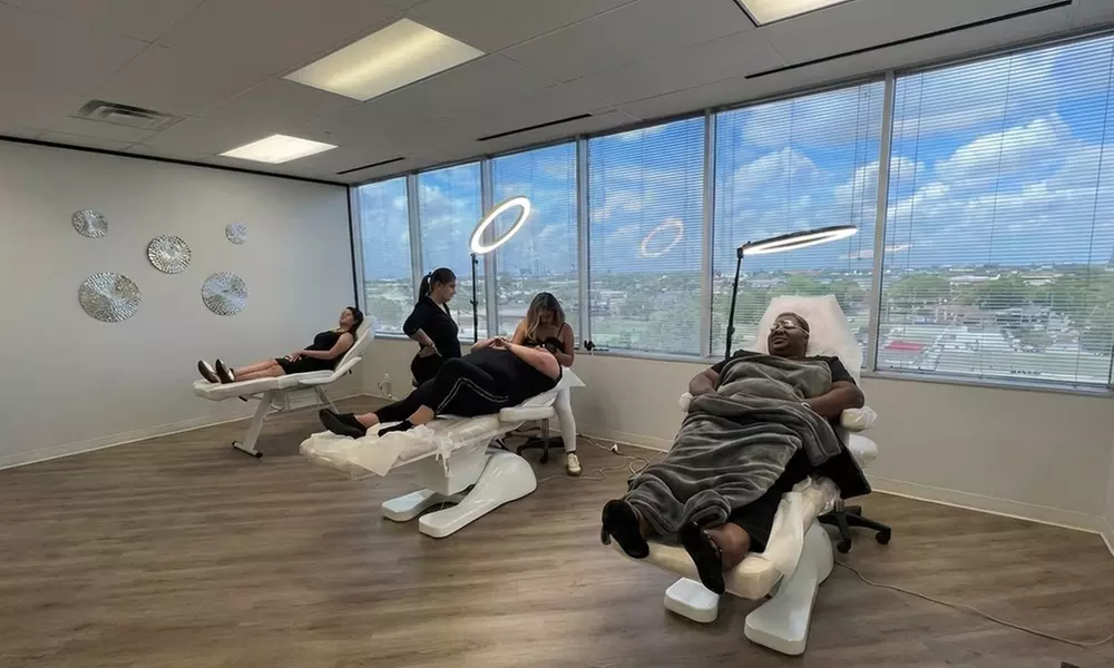 Get Microblading or Nano Strokes Session & Optional Four Week Retouch