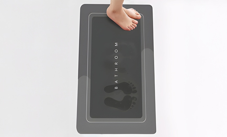 Image 4: Rutschfeste und saugfähige Badematte