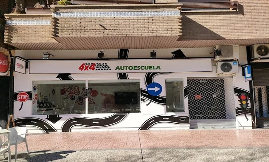 Image 3: Curso carné B con matrícula, teoría, libros y 2 o 4 clases prácticas 