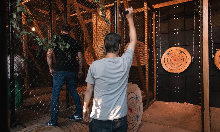 Image 6: Woodcutter: Axtwerfen auf Premiumniveau – purer Spaß mit der Axt