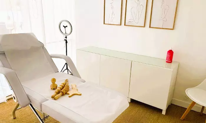 Pose de vernis et beauté des ongles avec Triaesthetic