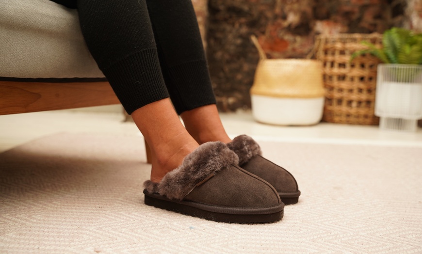 Image 13: Redfoot Ladies Sheepskin Slippers
