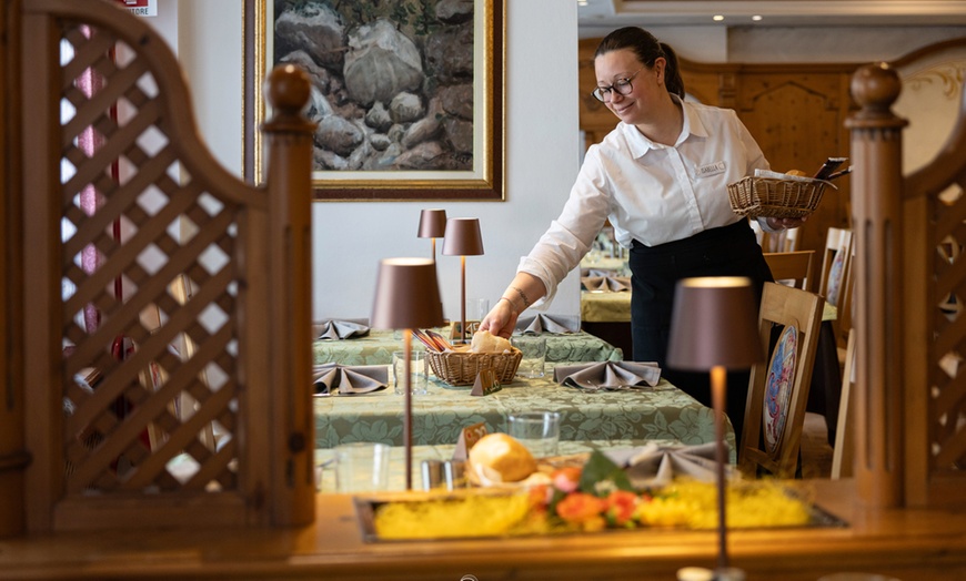 Image 9: Trentino: camera Comfort per 2 con colazione o mezza pensione