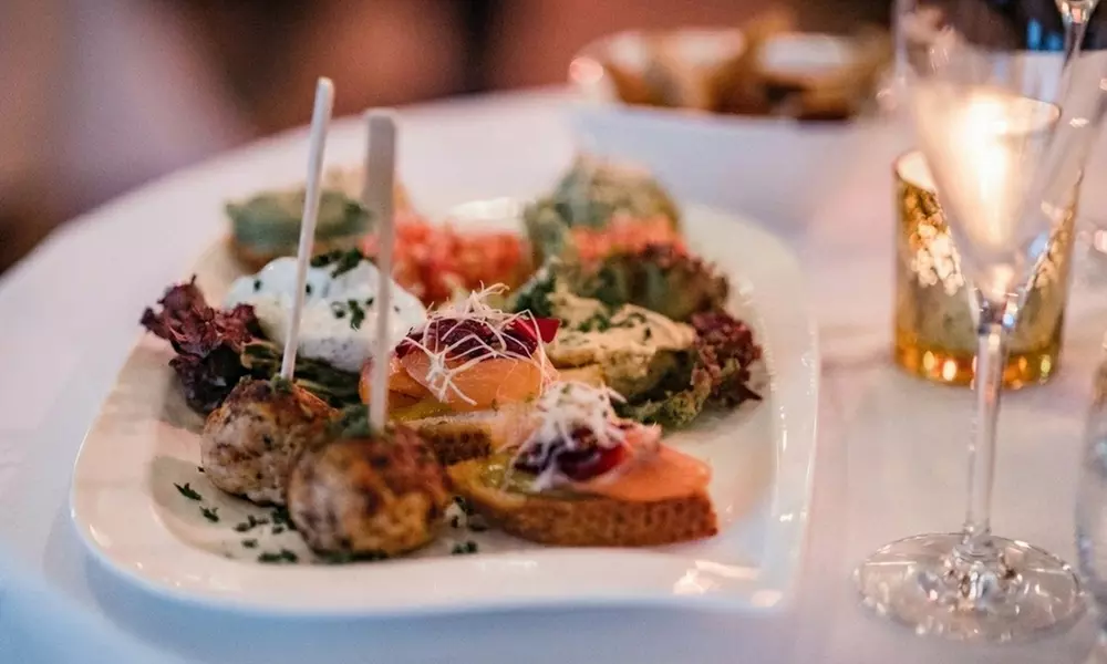 Blind-Date-Dinner für 1 Person – Finde deine große Liebe