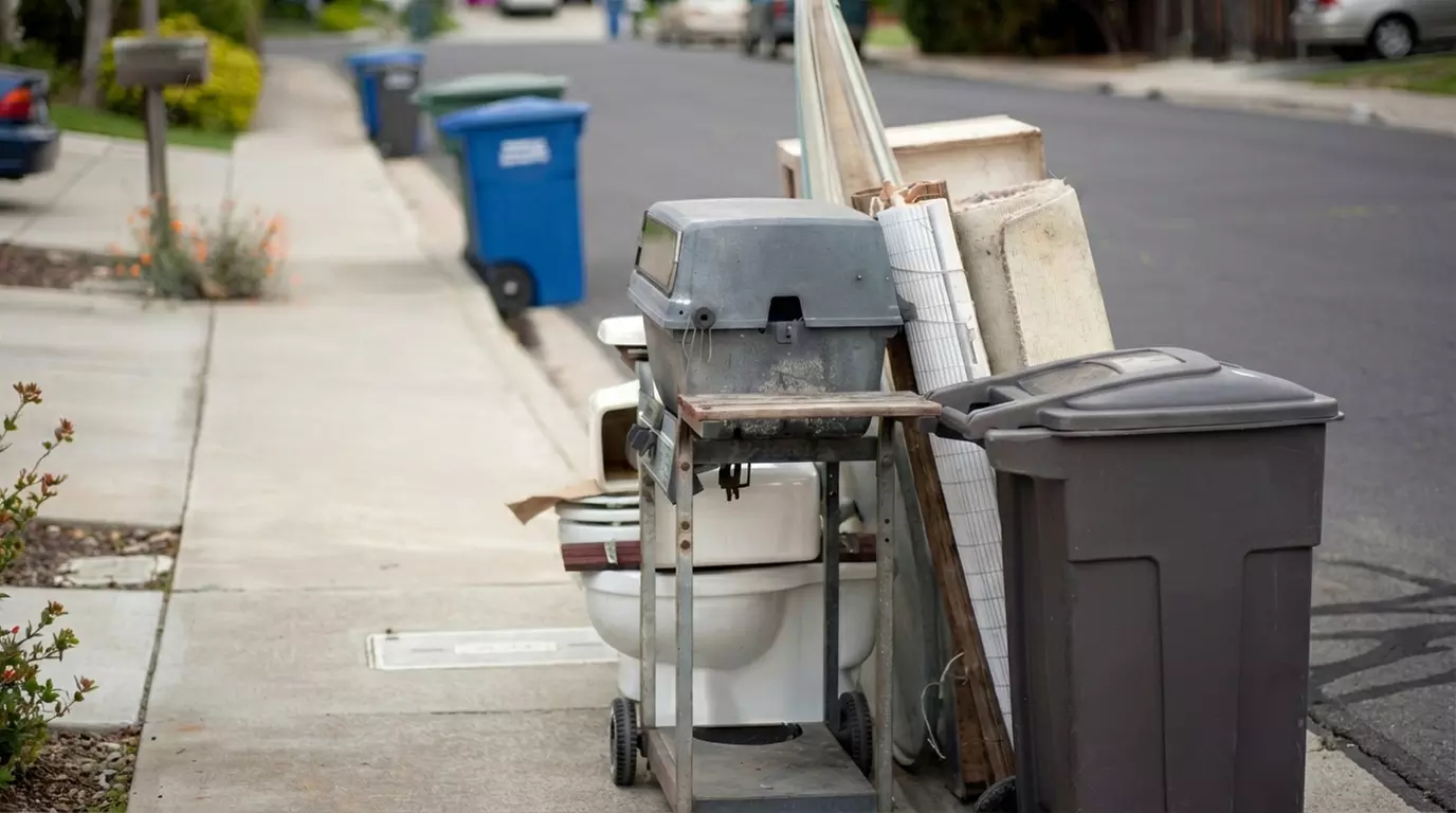 Effortless 1 or 2 Full Truck Loads of Junk Removal Up to 2 Tons & 8 Cubic Yards at Junk N Load (Up to 50%Off) - Primary Image