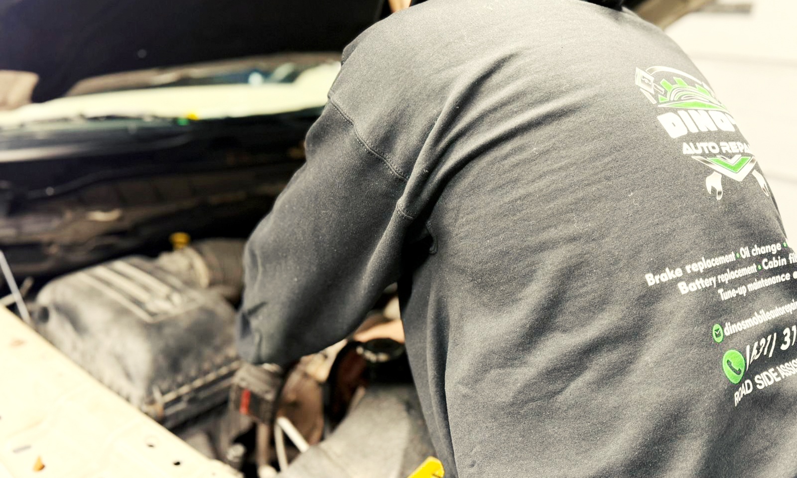 One Synthetic Blend or Full Synthetic Oil Change w/ Filter Replacement