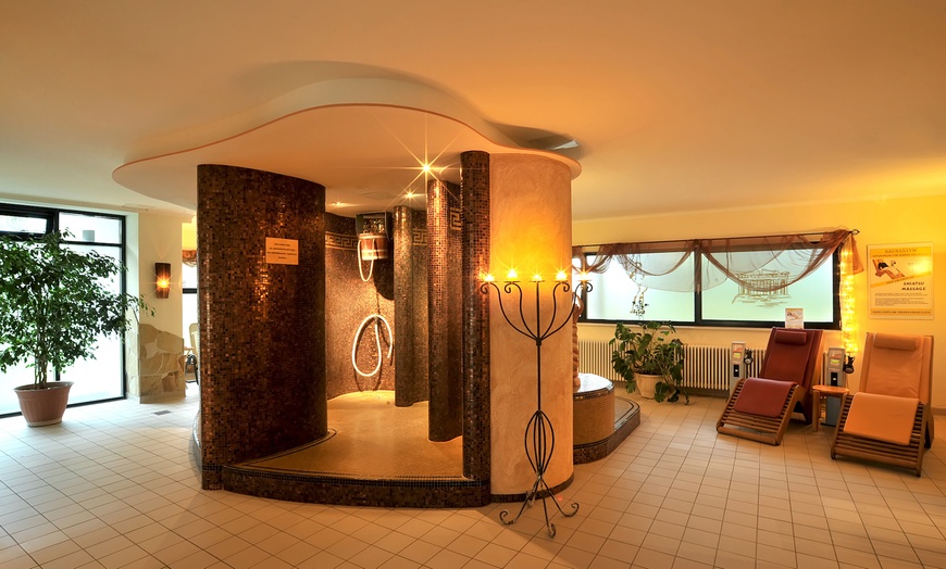 Image 2: Romantischer Sauna-Wellness-Tag für 2 Personen, inkl. Massage & Essen 