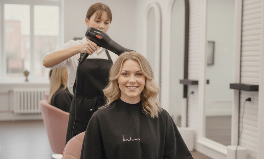 Image 4: Get a Chic Makeover with $40, $55, $75 Gift Voucher