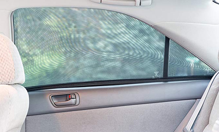 Image 3: Car Window Sunshade Screen Set