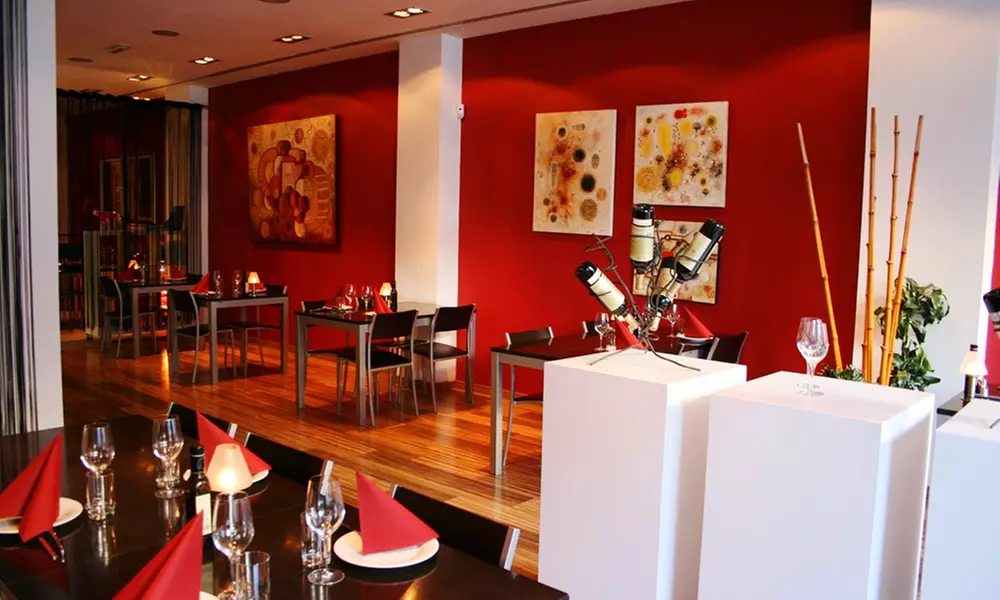 Menú degustación de tapas o prémium con botella de vino para 2 o 4