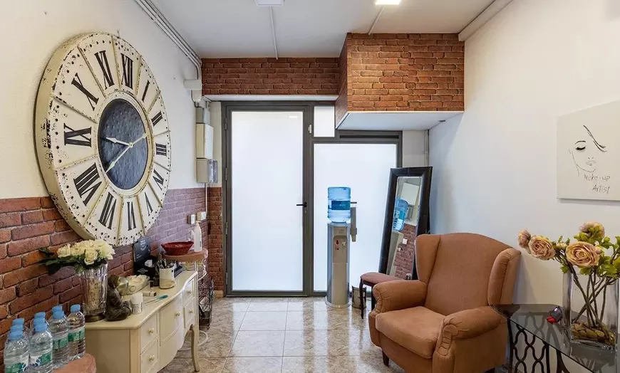 Image 8: 1 o 2 sesiones de tratamiento facial Hollywood Peel con láser para 1
