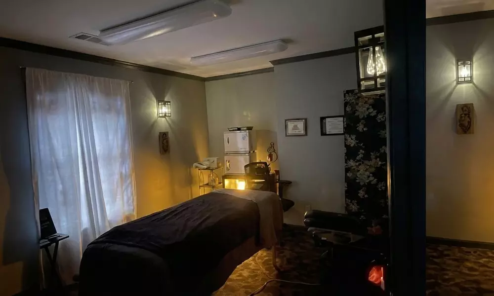 Relaxing 60 to 120-Min Swedish, Hot Stone, or Personalized Massages