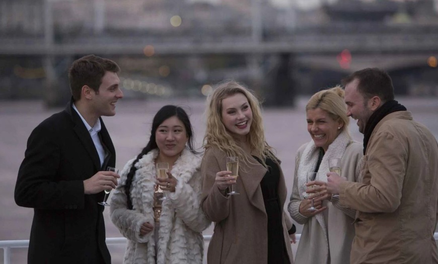 Image 6: River cruise on the Thames with live music and canapés
