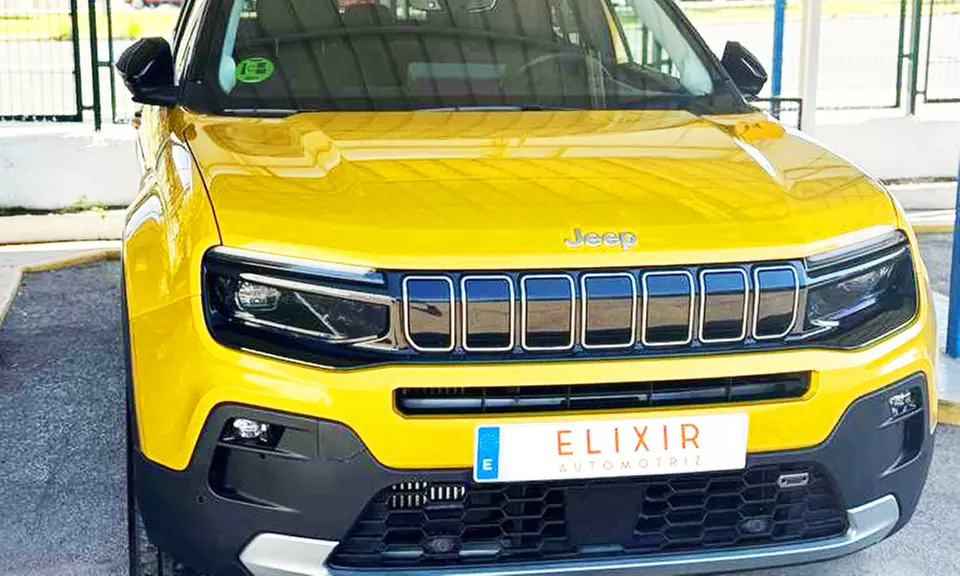 1, 2 o 4 lavados para coche con opción a tratamiento hidrofóbico y más