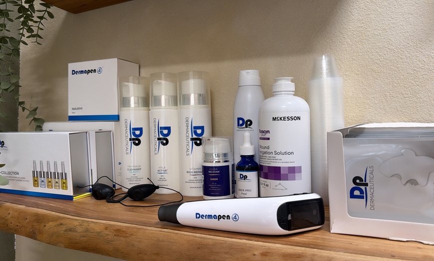 Image 3: 20 or 40 Units of Smoothing and Refreshing Facial Treatments