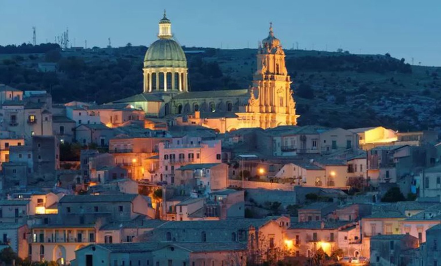 Image 15: Ragusa 4*: camera Classic con colazione, drink e massaggio per 2