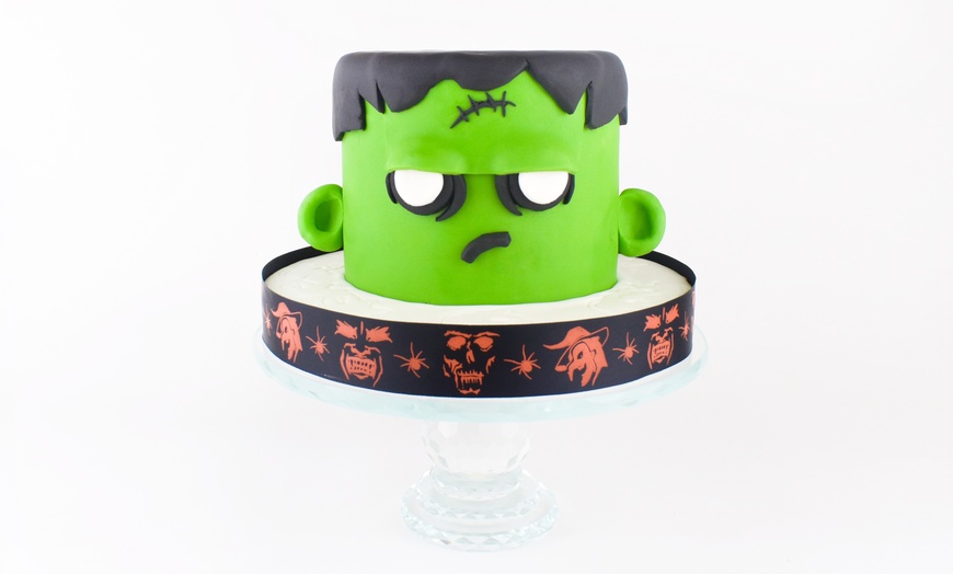 Image 8: Spooky, festive Halloween Cakes - Perfect for parties and treats!