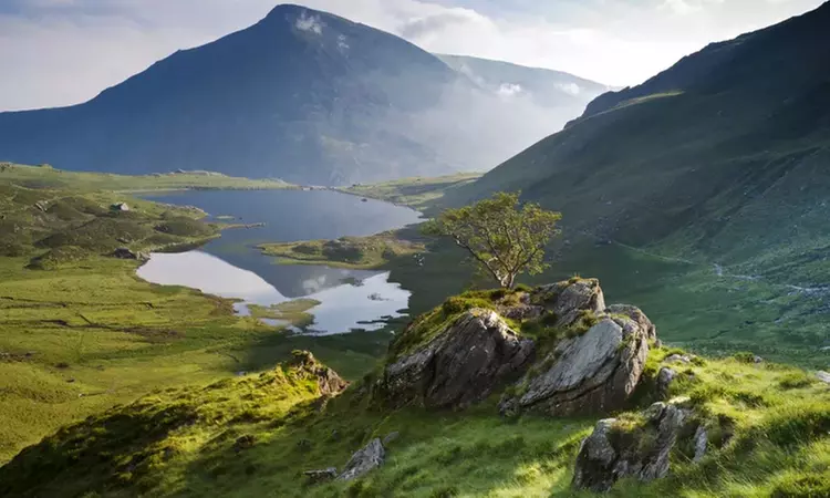 Scenic Snowdonia Escape: Overnight Stay w/ Breakfast & Hot Tub Sauna