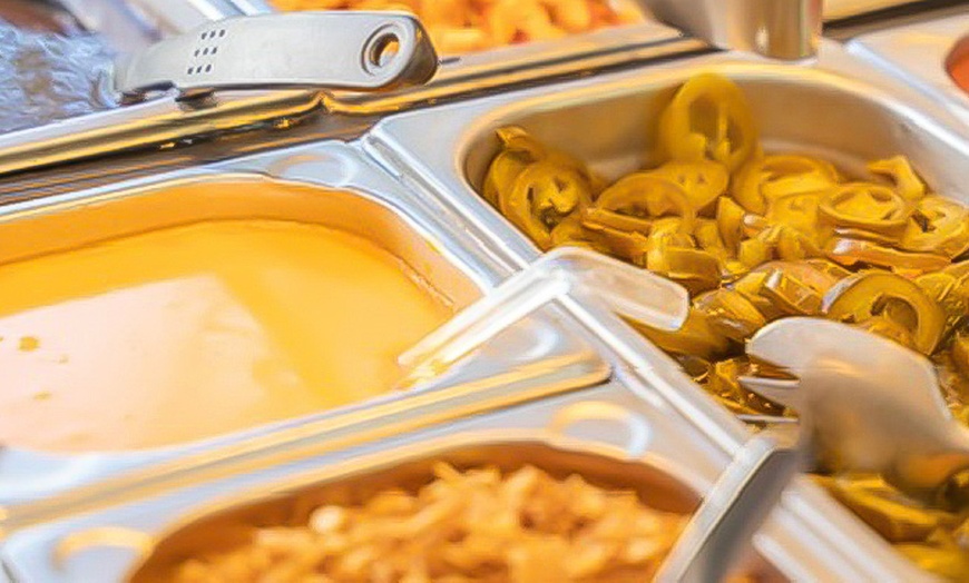 Image 13: Buffet libre para 2 o 4 válido entre semana o fin de semana y festivos