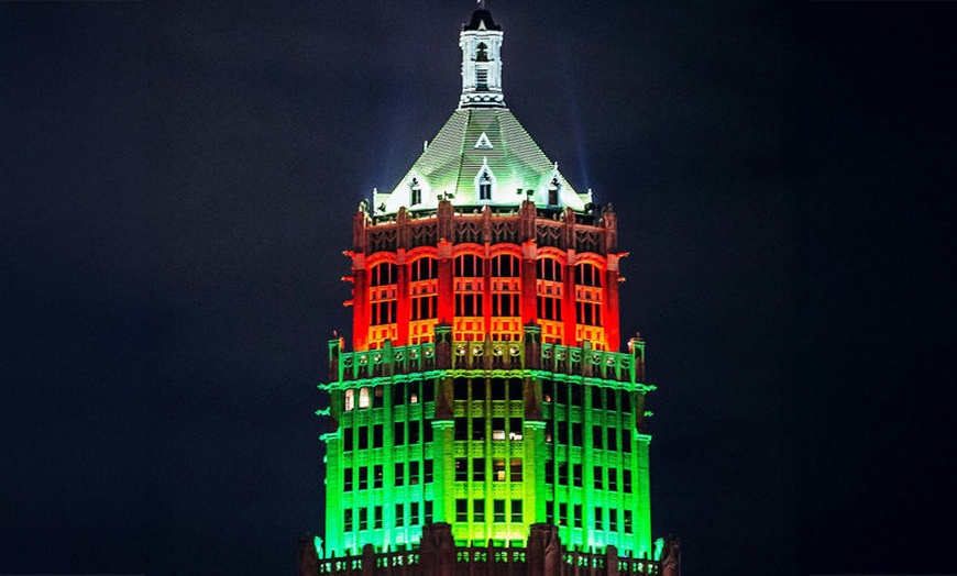 Image 2: Holiday Sights and Festive Nights® Trolley Tour