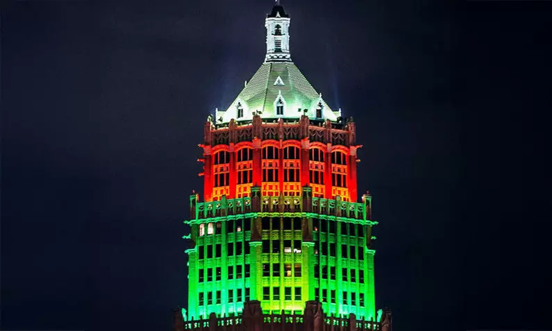 Holiday Sights and Festive Nights® Trolley Tour