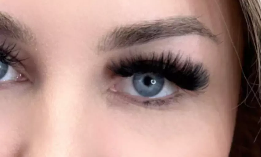 One Full Set Volume, Hybrid, or Mega Volume Mink Eyelash Extensions