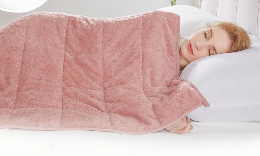 Image 16: Fleece Weighted Blanket for Adults in Various Colours and Sizes