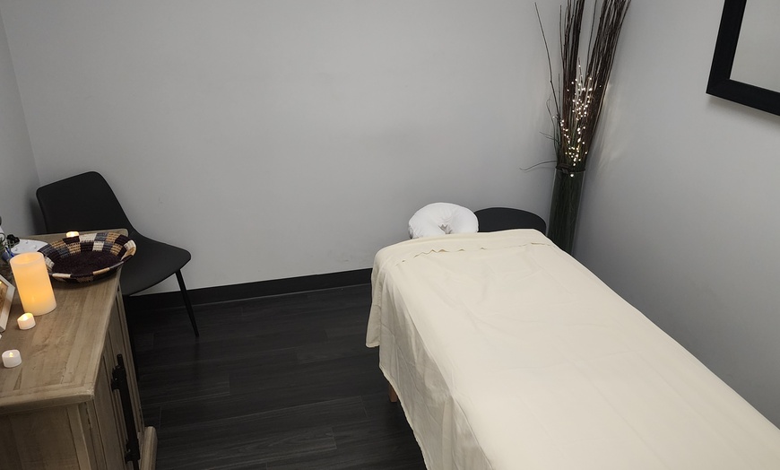 Image 3: 60- or 90-Minute Choice of Massage (Deep Tissue or Sports/Rehab)