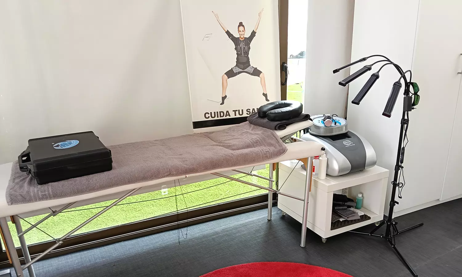 Hasta 4 sesiones de radiofrecuencia en cara y cuello para 1 persona