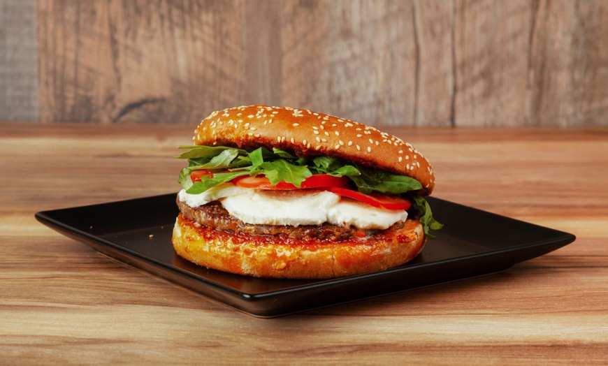 Image 7: Burger-Menü mit Beilage nach Wahl inkl. Getränk für 1 - 4 Personen